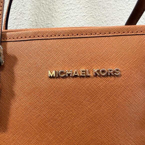 Michael Kors Jet Set Tote Womens Handbag Purse Brown Saffiano Gold Accents - Picture 4 of 15